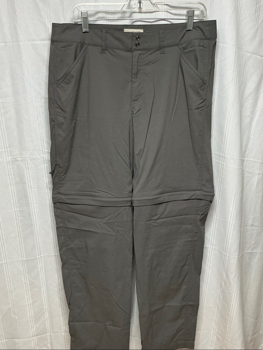 Women’s Convertible Cargo Pants in Dark Gray